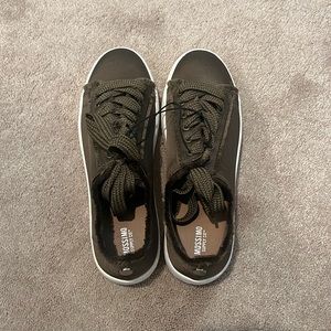 Mossimo dark green sneakers